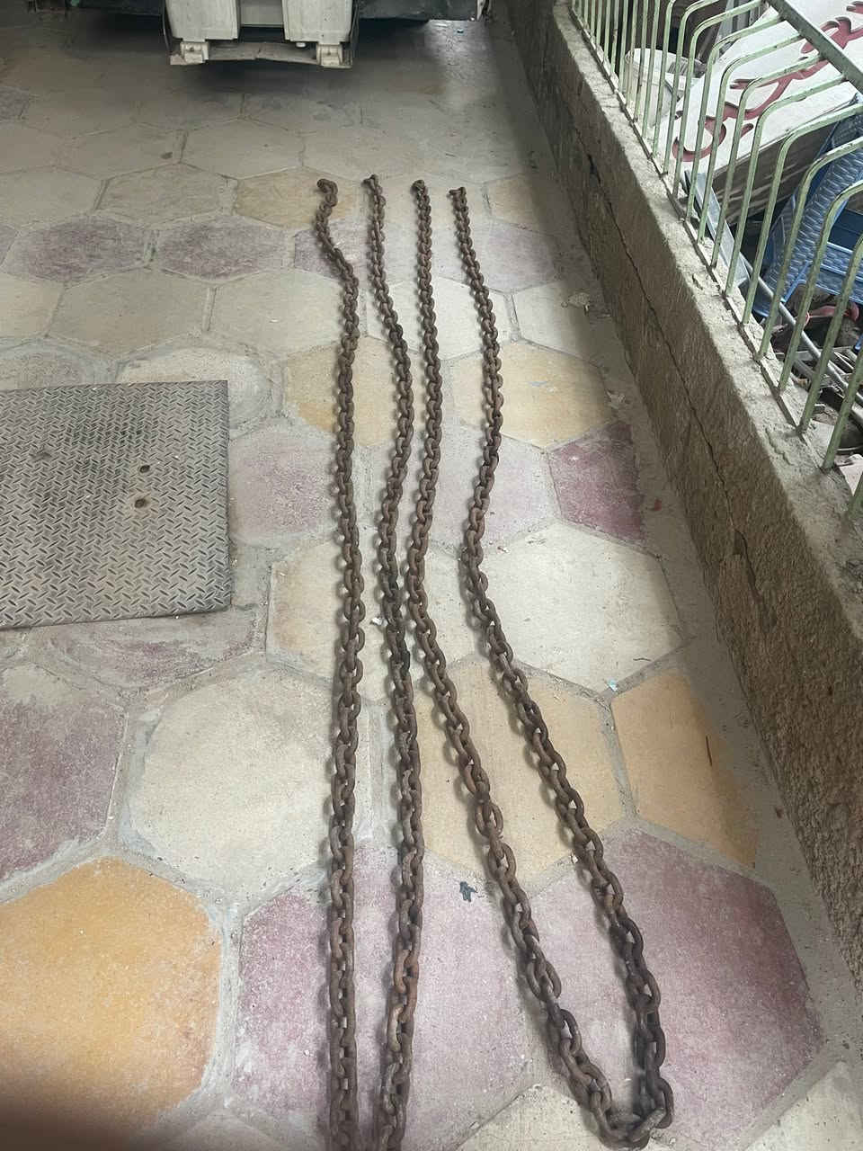 سناسل طول كل وحده 6 متر
بيبان 2
***********
