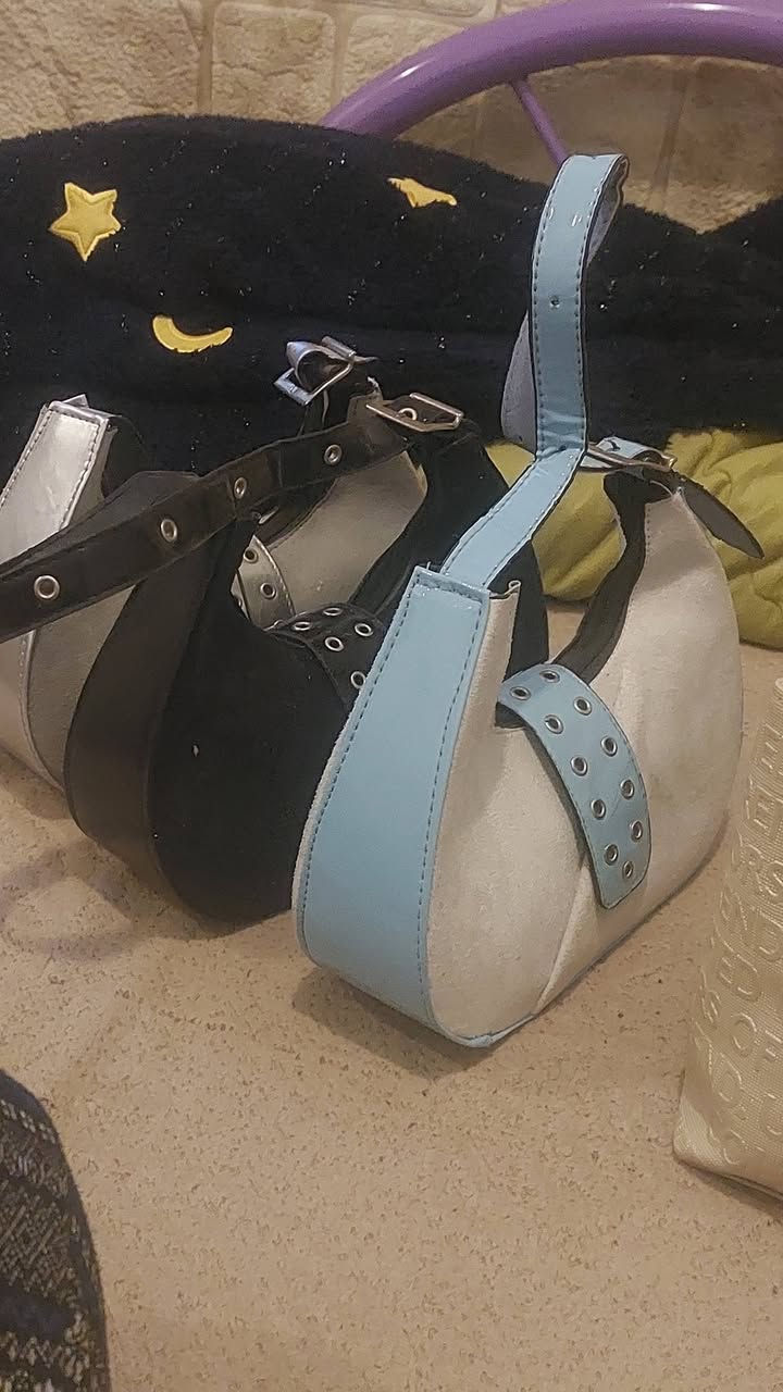 سلام عليكم بنات وعلي بلاش بلاش لجنط لجنطه بلفين ممستخدمات ابد ولبوتات على الفين هم البوت الاسود قديفه قياس ٣٨ والبيجي جلد قياس ٤١،القطعه على الفين وشرط بل ليبل يلا لتريد تدخل خاص وما انزل ولا ربع لان جوه لسوك


**إذا كنت صاحب هذا الإعلان وتريد حذفه لأي سبب، رجاءا أرسل رسالة إلى الدعم الفني**