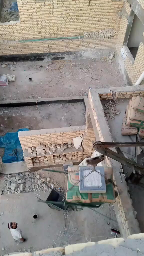 سلام علیکم ونج تصعيد كافت المواد من اول طابق ٢٠ طابق المكان الناصريه سوك الشيوخ بسعر مناسب هذه رقمي *********** وبيه واتساب
