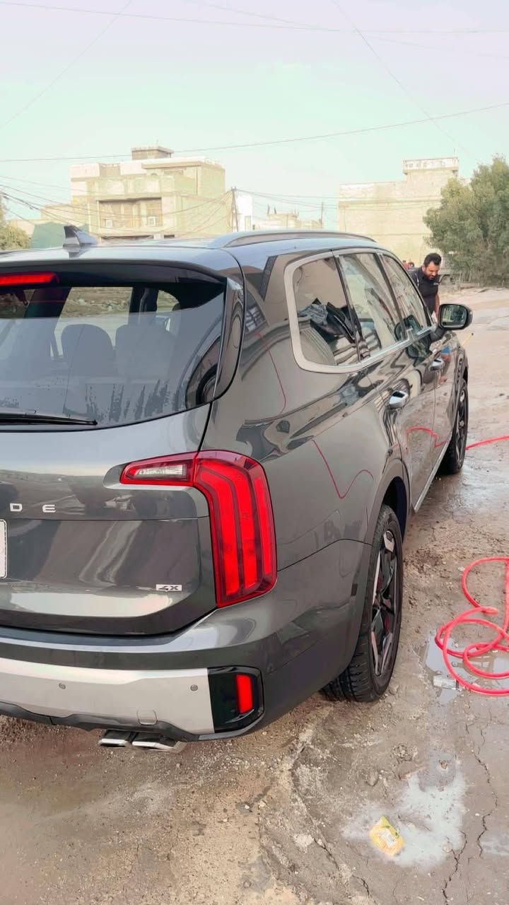 كيا تيلورايد S 2024 وارد امريكي مكفوله كفاله عامه
رقم بغداد حره تحويل مباشر  
عداد المسافه : 12 الف k
حجم المحرك : 6 سلندر 3800 
الضرر : كلين ويل امامي بدون ارباك مكفوله من الصبغ
المواصفات S المعروفه 
- بصمة تشغيل وابواب - ⁠تشغيل عن بعد 
- ⁠رادار مانع تصادم امامي جانبي خلفي
- ⁠كراسي منفصل سياحي VIP 
- ⁠- ⁠مقاعد جلد كهرباء - ⁠مقاعد تدفئه 
- ⁠سقف بدون فتحه- ⁠قياده اليه - تحديد مسار 
- نقاط عمياء - تبريد 3 قطع - 7 راكب 
- ⁠شاشة دجتل متصل - بكلايت خلفي لد 
وباقي المواصفات المعروفه 
السعر285 ورقه قابل لتفاوض
📞 ***********
🏢
