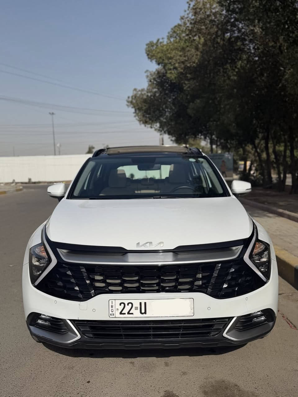 السلام عليكم للبيع كيا سبورتج 2025 وارد خليجي زيرو ماشية 6000KM وكالة نم رقم اربيل تحويل مباشر السيارة فول مواصفات 1/1 مواصفات السيارة : 
1- بصمة تشغيل وابواب 
2- نضام ترحيب 
3- بانوراما 
4- حساسات امامي خلفي 
5- كامرة خلفيه 
6- مري شفط 
7- رادارات بلمري 
8- صندوق كهرباء 
9- تشغيل عن بعد
10- اوتو هولد 
11- درايڤ مود [ 4 وضعيات قيادة - سبورت - ايكو - نورمال - سمارت (القيادة الذكية) ]
12- نضام المساعدة في المنحدرات 
13- لايت LED 
14- بك لايت LED 
15- تبريد قطعتين 
16- داخل بيانو بلاك 
17- اريل نفگيشن
وباقي المواصفات المعروفة بل فول.
السيارة كفالة عامة.
مكانه: بغداد شارع فلسطين.
السعر . 24:300$ وبيه مجال حك الجية 
للأستفسار:***********
