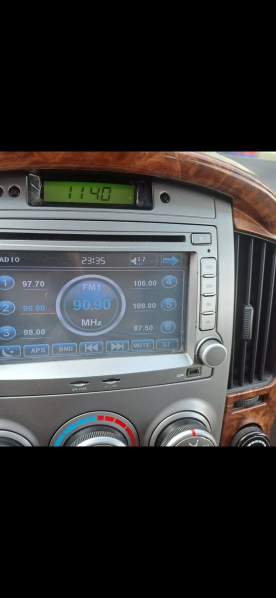 وصلت شاشات ستا ركس الاصليه بدون ماتلغي اي شي ولاتحور جيب وشد المواصفات 
ديفيدي 
انترنت اندرويد
راديو 
بلوتوث 
تحكم س
كاميرا خلفي
بدون اي تحوير فيش جيب وشد سعر ٨٠ الف فقط 
***********
