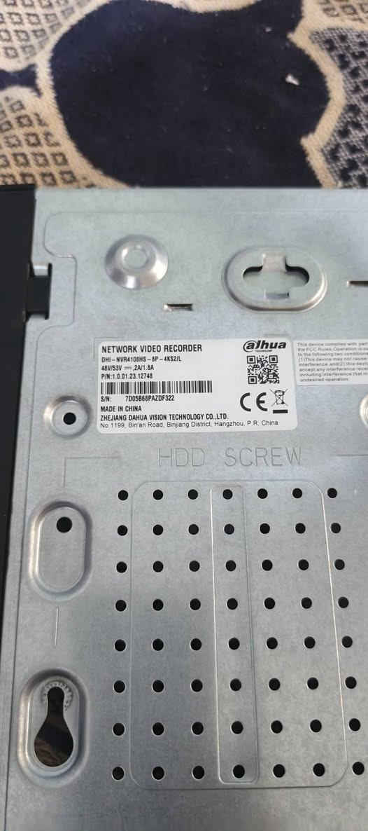 سلام عليكمNVR+سوج Poe ٨جنل اخو الجديد+هارد ٤تيرا ***********
