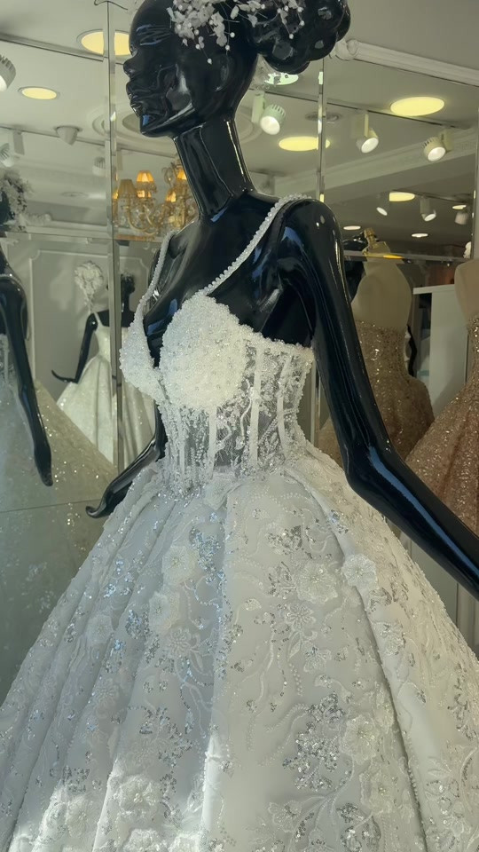 دار إيلا لتاأجير بدلات الزفاف والمهر والحنه 🤎👰 عنونا بغداد م آلصدر الكياره قطاع 69استفسار اكثر واتساب ***********
