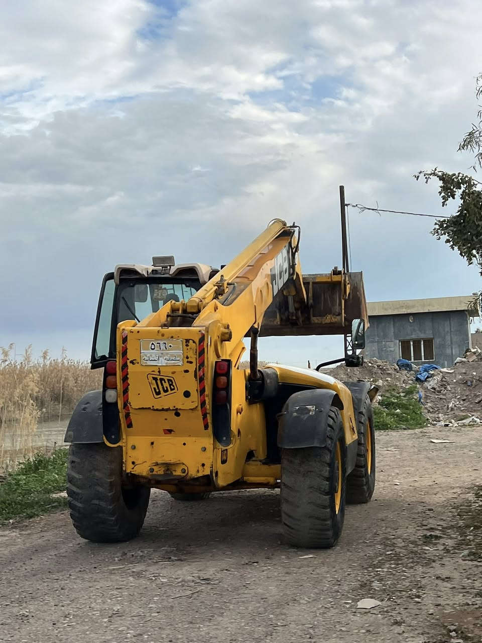 رافعه موديل 2003 استراد خاص شكل حديث رقم سليمانيه محرك سوبر جك سنتر شفل جاهز بدون نواقص مكان داقوق ***********
