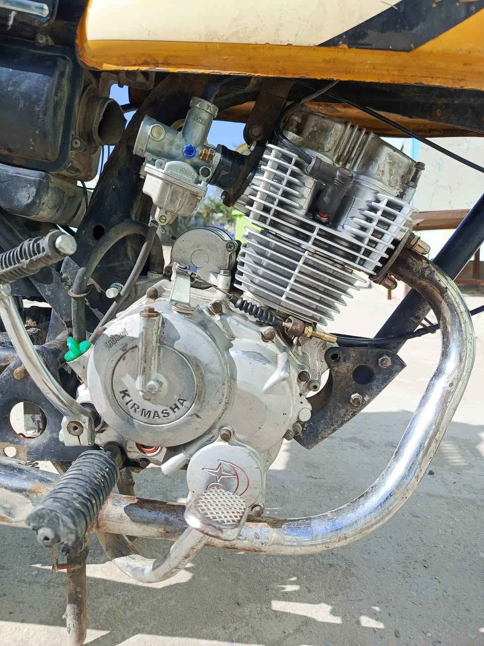 دراجه خمسه قير للبيع مكينه ومحرك مقفولات 200 ***********
