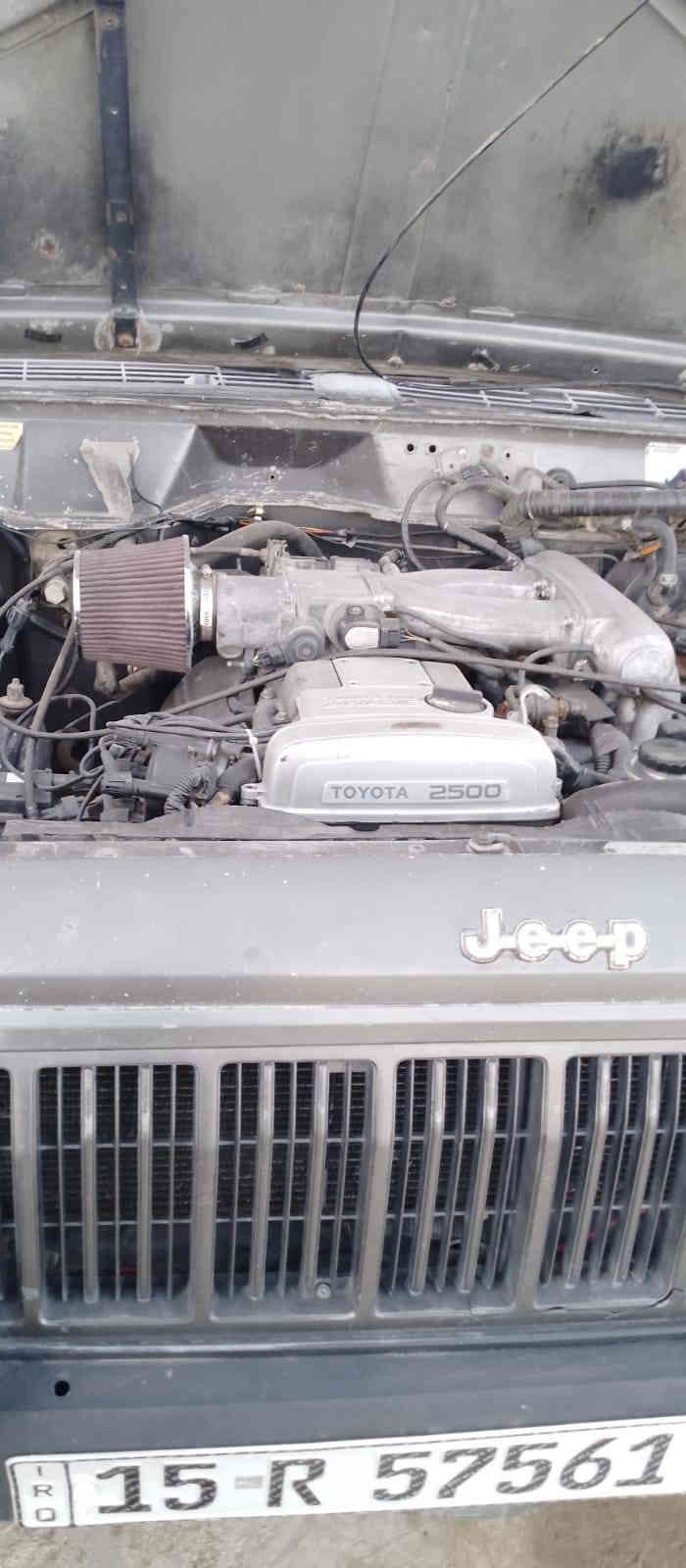 سلام عليكم سياره جيب شيروكي ماكينه ثنين ونص بطه خير من الله كير كهربائيات كلها شغاله طائرات 70 من 100 صدر 70% سياره مثل ما موجوده بالصوره موجوده رقم انبار اسمي رقم انجليزي متواجده السياره بغداد النهروان رقم الهاتف.   ‎0773 374 0427.    سعر 40 وبها مجال
