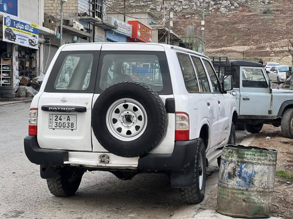 فرۆشتنی  خێرا سلاو هاوریان ئەم پاترۆلە بۆ فرۆشتن هەموو گیان بەشەرت رەقەم سەنەوی نوی تا ٢٠٢٩ نوی بەشەرت سەیارەکە سەقفی بۆیاخ نیە  سەقفو شانەی جوان بەشەرت قەترەی بۆیاخ نەبی  دوو دەرگای ناوەراست  بۆنیتویەک  دەرگای دواوە بۆیاخ نیە بەلام من بە عام دەفرۆشم چوار تای MMلە ژێرە خاز بەنزین   هەر چوار بەر دەرگای بیلادیە  بەتانەی نەتەقیوە کلاجو حەینەی تازە گۆراوە گیر مەکینە بەشەرتی فیتەر سحر ٧٨ کەمیک مەجال مۆدیل٢٠٠١کویرە شوێن سۆران بۆ زانیاری زیاتر پەیوەندی بەم ژمارە بکە 
***********
وەتس ئاپ ڤایبەر  خوداتان لە گەل
