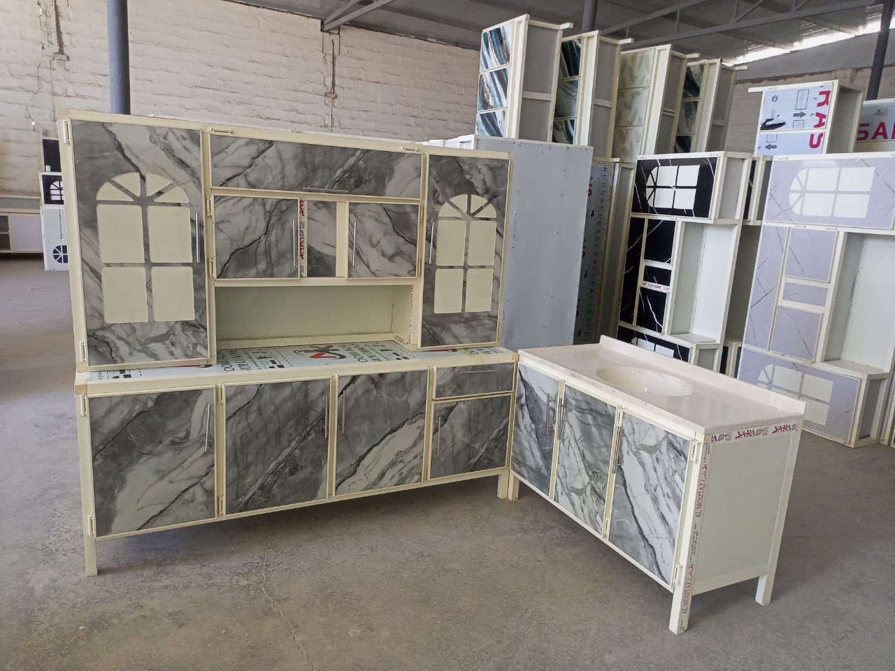 كاونترات ألمنيوم 
قياس مترين ارضي وملحق وسنك متر و٢٠ 
السعر 270 ألف
توصيل بغداد مجاناً وأطراف ١٥
محافظات حسب بالبعد


**إذا كنت صاحب هذا الإعلان وتريد حذفه لأي سبب، رجاءا أرسل رسالة إلى الدعم الفني**