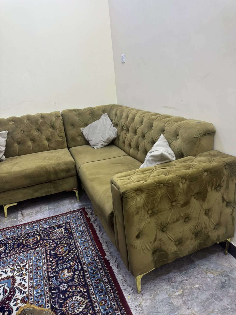 تخم اخو الجديد كلشي ما بي
بغداد الكماليه ***********
سعر 175
