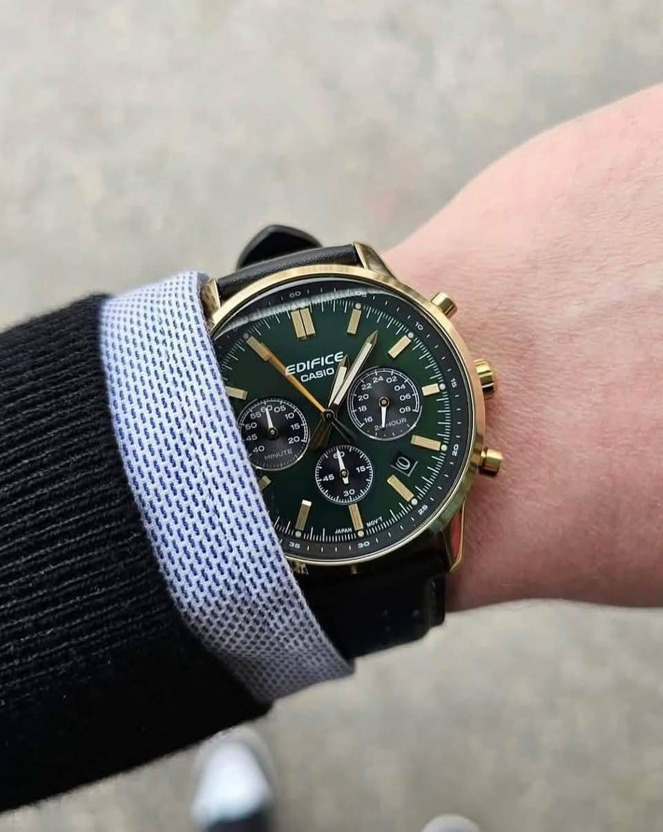 ساعة Casio Edifice EFR-575CL-3AEF ذات التصميم الرياضي باللونين الأخضر والذهبي خيارًا أنيقًا.
• تتميز بقرص أخضر مستوحى من لوحة عدادات السيارات الرياضية الكلاسيكية.
• تحتوي على حزام من الجلد الأسود الأصلي ومقاومة للماء حتى عمق 100 متر.
• الهيكل مصنوع من الفولاذ المقاوم للصدأ ومطلي بطلاء ذهبي أيوني.

السعر 179 الف 

توصيل لكل محافظات العراق 🚚


**إذا كنت صاحب هذا الإعلان وتريد حذفه لأي سبب، رجاءا أرسل رسالة إلى الدعم الفني**