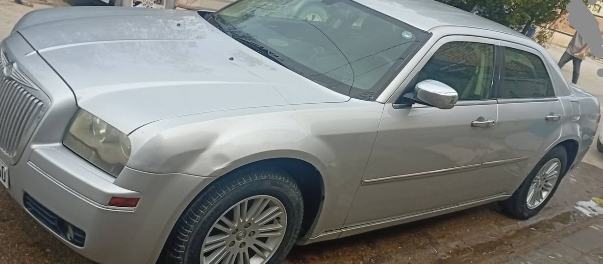 السلام عليكم
للبيع اوباما موديل 2008
السيارة بسمي سنوية لغاية 2030
بيه منضومة غاز جديدة...ملاحظة الحالوب رصعات خفيفة 
سونار معا الصور السعر 118
موبايل *********** نجف
