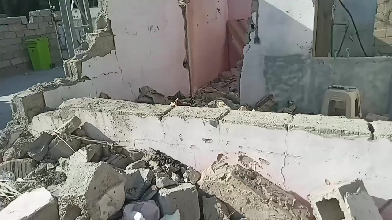 بغداد قريه عشره قرب تقاطع النهروان رقم الهاتف *********** بسعر جدآ جدآ مناسب انته اتقرر السعر التريده  كرده للدفن اذا عندك بيت قطعه اذا اتريد تستفاد من الطابوك البلوك انته ابكيفك حمل واخذ اشكد ما اتريد
