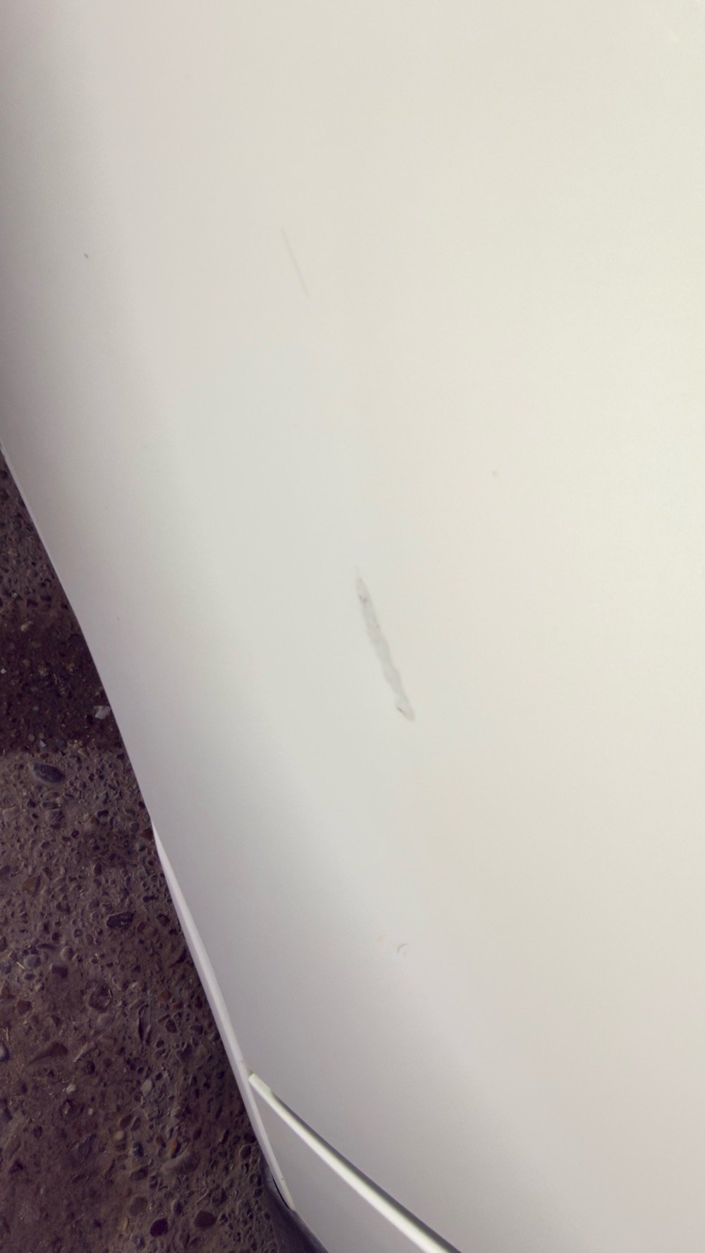 عندي سيارة هيونداي إلنترا 2020 للبيع، لونها أبيض وحالتها العامة جيدة جداً باستثناء بعض الخدوش الطفيفة على الهيكل الخارجي. السيارة مريحة واقتصادية في الوقود، ومناسبة للاستخدام اليومي في المدينة.

إذا حاب تعرف المزيد أو تشوف السيارة بنفسك تواصل معي.