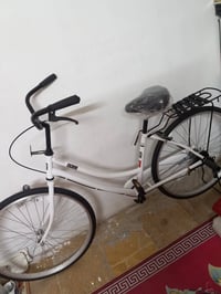 بايسكل بناتي جديد للبيع بغداد  السعر ١٦٠ وبي مجال بصيط  الاستفسار 0778...