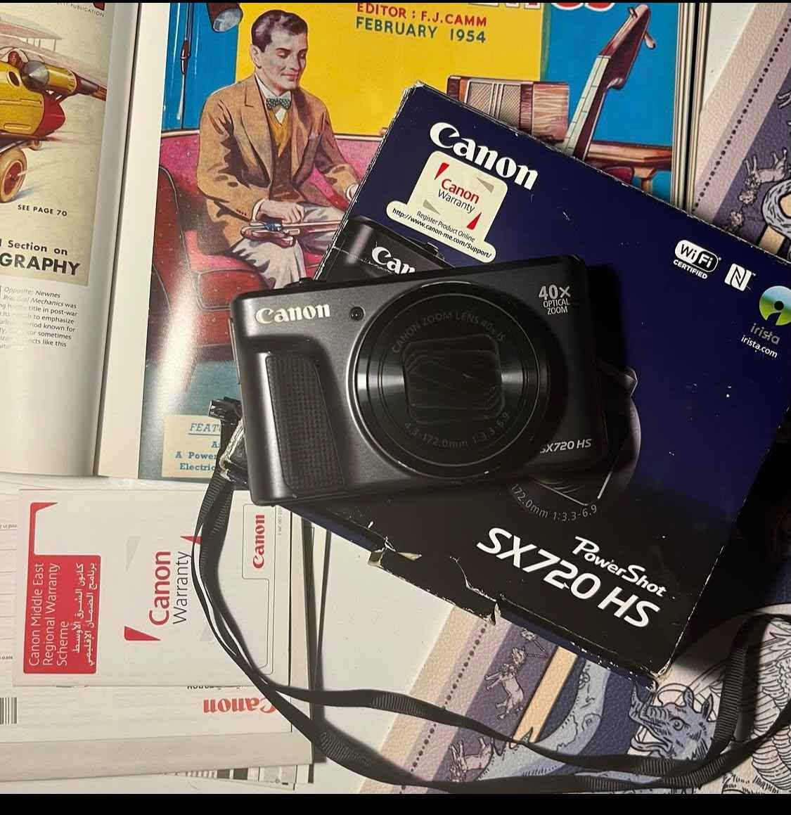 كامره كانون sx720 دقة التصوير: مستشعر CMOS بحجم 1/2.3 بوصة وبدقة 20.3 ميجابكسل.
 معالج الصور: معالج DIGIC 6 فائق السرعة لضمان أداء قوي وألوان واقعية.
 قدرة التقريب (الزوم): عدسة تقريب مذهلة تصل إلى 40x (ما يعادل 24-960 مم في عدسات 35 مم) لتصوير أدق التفاصيل عن بُعد.
 الشاشة: شاشة LCD بمقاس 3.0 بوصة وبدقة 922 ألف نقطة لرؤية واضحة وزوايا رؤية ممتازة.
 تصوير الفيديو: تسجيل فيديو عالي الدقة Full HD 1080p بسرعة 60 إطاراً في الثانية للحصول على لقطات ناعمة ومحترفة.
 ثبات الصورة: نظام تثبيت ذكي (Intelligent IS) لمقاومة اهتزاز اليد وضمان صور حادة وفيديوهات ثابتة.
 الاتصال الذكي: واي فاي (Wi-Fi) مدمج مع تقنية NFC لمشاركة الصور ونقلها لهاتفك بلمسة واحدة.
 الحساسية والسرعة: حساسية ضوء تصل إلى ISO 3200، مع سرعة تصوير متتابع تصل إلى 5.9 إطار في الثانية لالتقاط اللحظات السريعة.
 مساعد التقريب (Zoom Framing Assist): ميزة ذكية تساعدك على تتبع الأجسام والمحافظة عليها داخل الكادر أثناء استخدام الزوم العالي.
 وضع الإبداع الفني: ميزة Story Highlights لتلخيص لقطاتك في فيديو مميز، ووضع Creative Shot لإضافة تأثيرات فنية وتلقائية على صورك.

السعر 500.000
للاتصال على الرقم
*********** حلة, بابل
