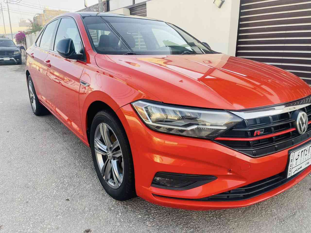 تحيه طيبه….جيتا 2019 برتقالي لون مميز .وراد امريكي ضرر فقط صبغ الجاملغ الخالفي بدون داخل والباقي كفاله حته الدعاميات
مواصفات فول (R-lien) 
فتحه بانوراما-جلد لونين اصل -ويلكب 18 كروم-لد نهاري -رادار360 درجه - كامره - شاشه اصل - هيتر كشنات - وباقي مواصفات الجيتا المعروفه 
سياره كلش جديده وجاهزه 
رقم بغداد حره 
ماشيه 88 
والسعر  160  وبي مجال 
العنوان نجف ——***********
