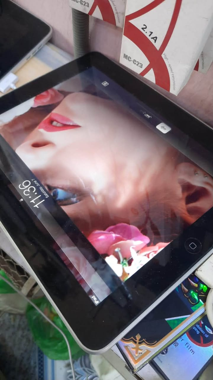 ايبادات عدد٢
جيب شاحنة وكنك 
سعر. 35قفل


**إذا كنت صاحب هذا الإعلان وتريد حذفه لأي سبب، رجاءا أرسل رسالة إلى الدعم الفني**