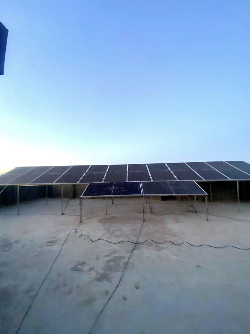تم بحمد الله وفضله نصب منظومة طاقة شمسية بقدرة ٦٠ أمبير ليلي نهاري ☀️🔋
تم نصب وتجهيز المنظومة للاخ حسين علي حسان 

▫️ ألواح عدد 32 نوع لونجي هيمو X10
▫️ بطاريات Renon 16K عدد 4
▫️ انفيرتر Solis 10KW عدد 2

تم تنفيذ المنظومة للعمل بتوازي مع المولدة بفولتية أعلى، وتجهيزها لغرض الاستثمار وبيع السحب بكفاءة واستقرار عالي ⚡
الحمد لله دائماً وأبدا

للتواصل والاستفسار :-
شاكر /***********
بركات/ ***********
