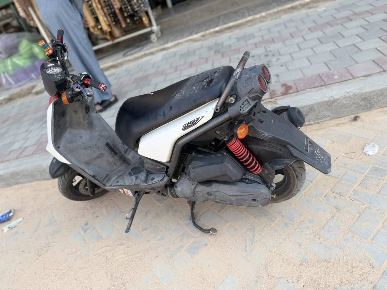 سكنس جبلي  نضافه فول وحلوه عنوان بغداد 900وبيها مجال شي بسيط الي يحب يتواصل
***********
