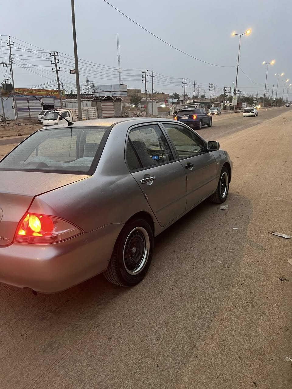 لانسر موديل 2010.  السياره جاهزه من مكينه وكير و حداديه بيه ضربه بل جاملغ الخلفي بس وبيه جراد بصيط رقم قادسيه  السعر ٦٨ وبيه مجال المكان ديوانيه ***********
