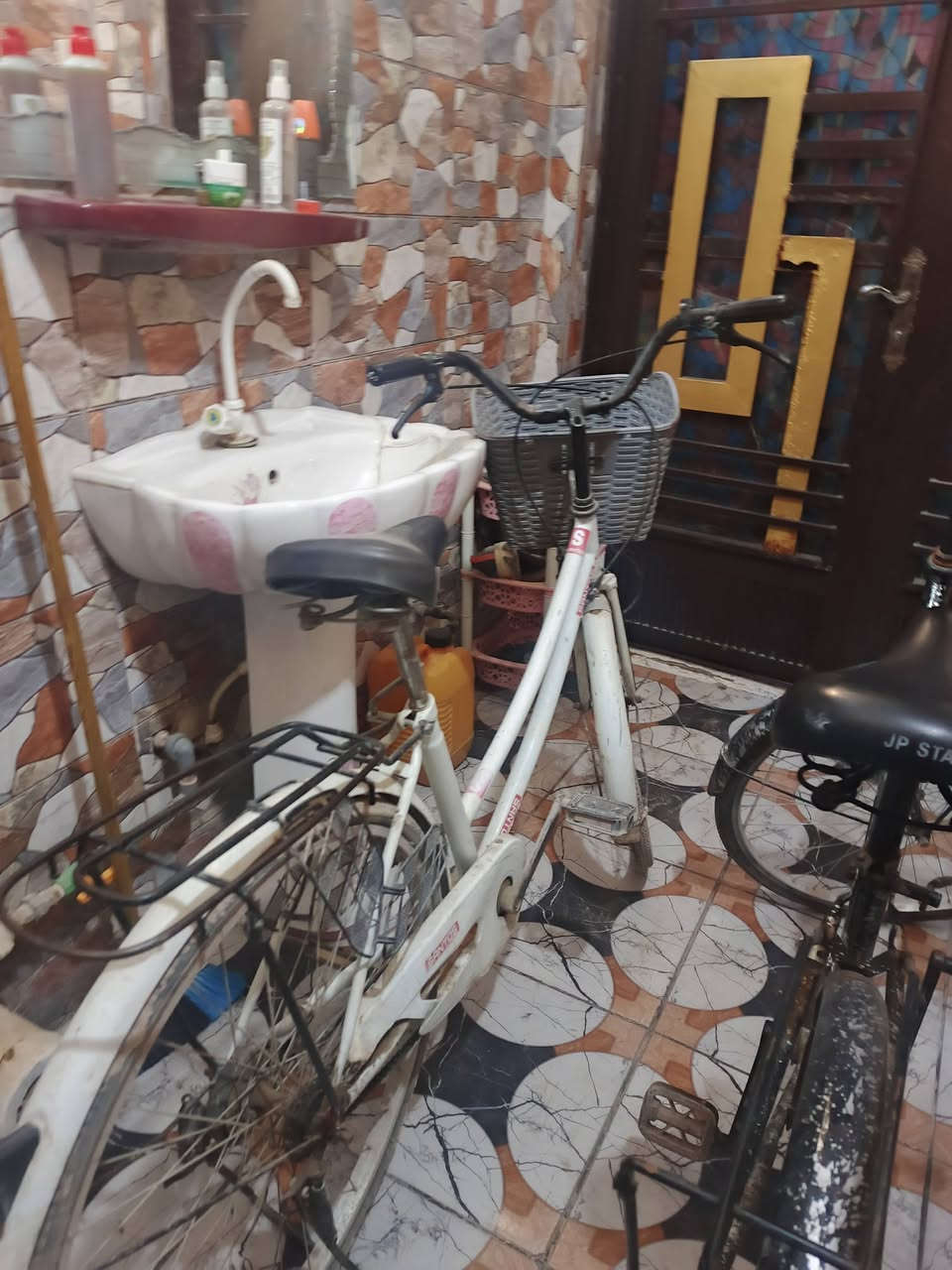 سلام عليكم باسلكين ثنينهم ب 100 قفل رقمي ***********مابيهن شي شغالات مكاني كربلاء حي العباس
