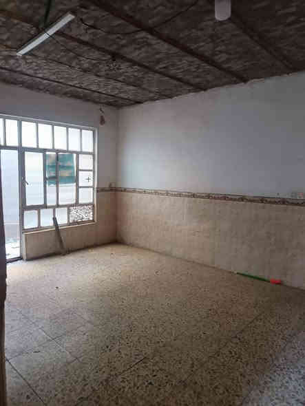 دار للاجار م140
سايدين المطار مقابيل شارع الشفلات
يحتوي على غرفه وصاله ومطبخ وصحيات وستقبال اجاره 200

***********
***********
امانه كوله من طرف ام ملاك امانه
