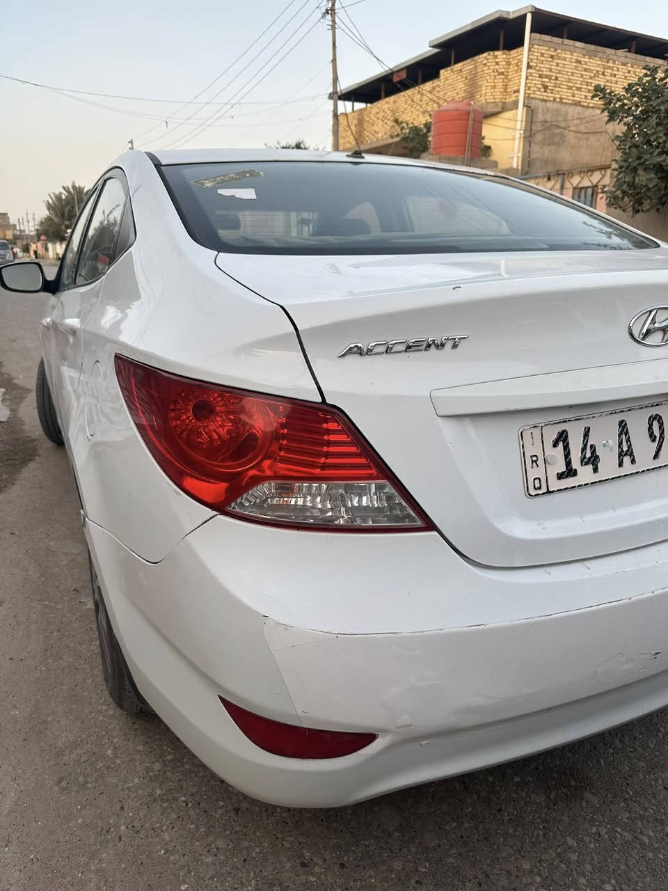السلام عليكم 
سياره اكسنت موديل ٢٠١٥
خليجي السياره حلوه 
بيها صبغ بصفحه الباب على الجهه اليمنى رقم بصره جديد بسمي السياره 
السعر ٩٠ 
العنوان بصره قضاء القرنه حي الجمعه 
رقم الهاتف ***********
