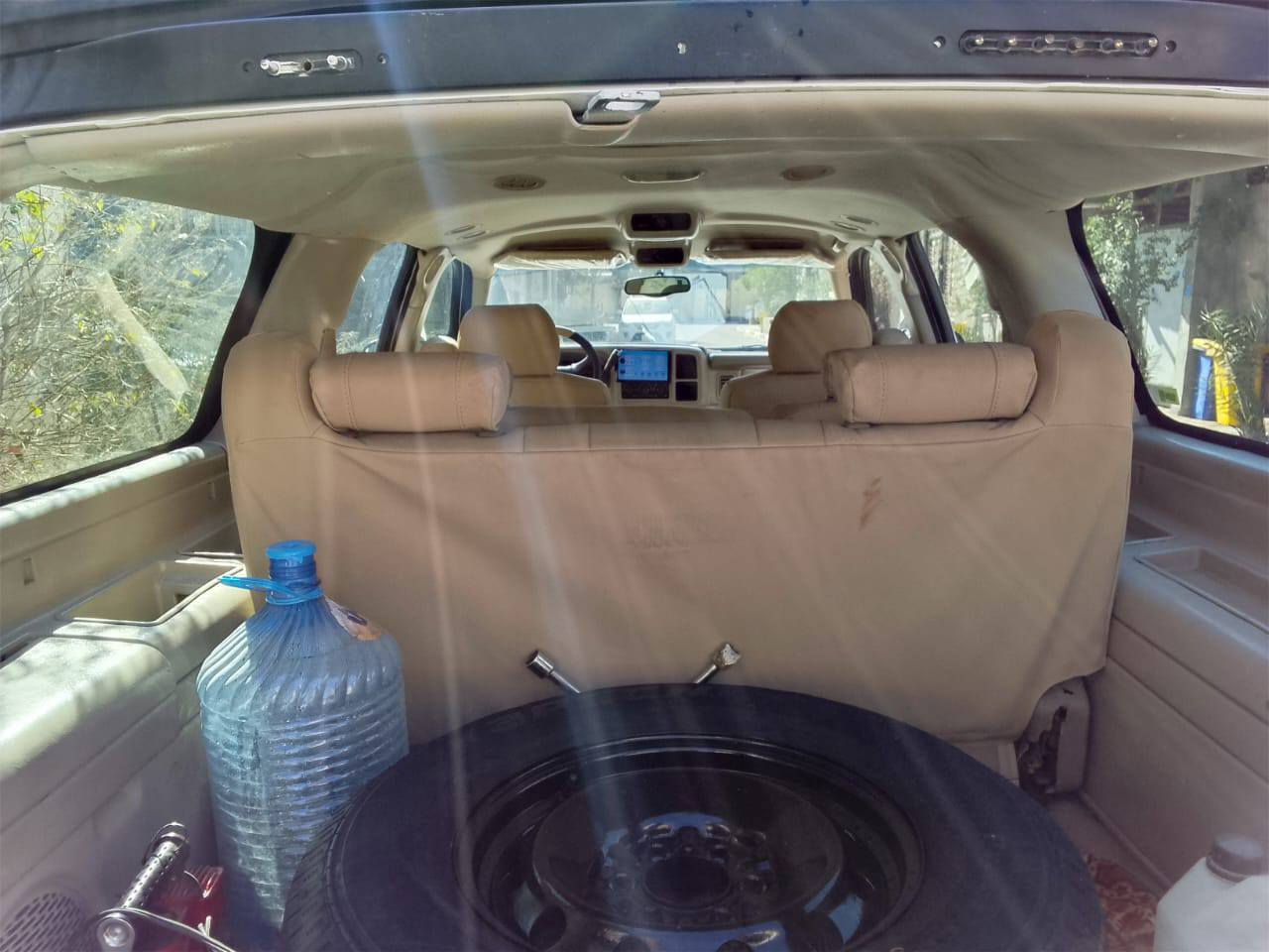 سيارة سوبر بان 2005 مكينة 5300 كير 700 سيارة تعمير جديد على البلاد مابيها اي قطعة تبديل محرك وكير جديد شرط الفحص كمبريسر تبريد جديد بس ما مشدود شاشة جديده سستم صوت تخم تايرات جديد ويلات بوليسي جديد سنوية تنتهي بشهر ال10 /2026 بأسمي السنوية السعر 130$ وبيها مجال بسيط للاستفسار الاتصال على الرقم ***********
