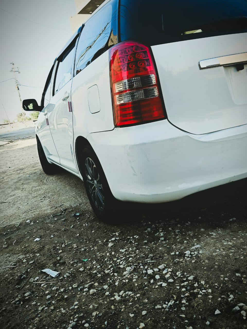 السلام عليكم كورلا 2004 مكفوله كفاله عامه من ضربه وصبغ وتبديل السياره جديده مكينه 2000 جاهزه مكينه وكير وحداديه وتخم تاير تبريد كله جاهز 7 راكب رقم قادسيه تحويل مباشر مكاني كربلاء المقدسه رقم ***********
