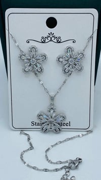 هاف سيت كريستال   السعر 15 الف فقط   طلاء ثابت💯 توصيل مجاني 📢 07819582...