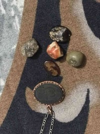 أحجار • للبيع • مفردة