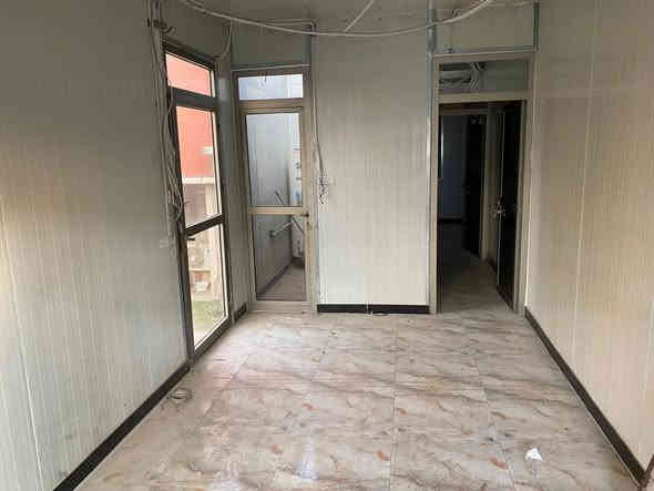 السلام عليكم للبيع عنوان حي الجامعه سعر 3 مليون كامل مع الشبابيك البيبان السندويج الحمام  
للتواصل 
المهندس عبدالله.***********
