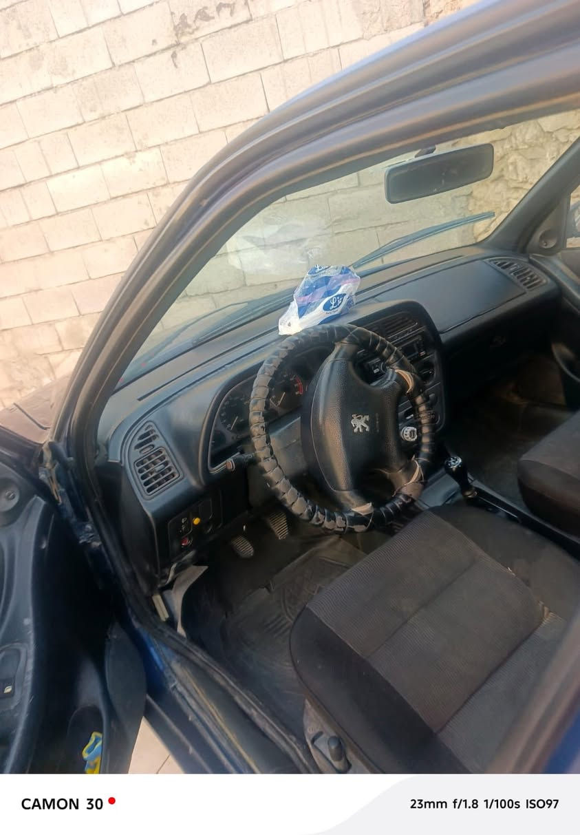 بيجو 306 رقم نينوى الجديد باسمي شرط الوكالة والتحويل كير ومكينه شرط تبريد ثلج بس تدفئة عاطله بيها قطعتين صبغ 
للاستفسار اكثر اتصل ***********
