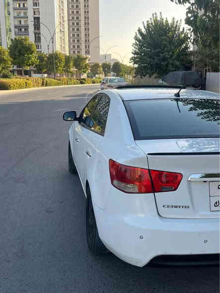 بەناوی خوای گەورە. کیا سیراتۆ  مۆدێل ٢٠١٣  گێرتۆماتیک  فولمواسەفاتی  ئاوێنە شەفت سوکان ڤۆلیۆم سلاوید. سوکان شەفت  چوار ویل کرۆم   کوشین قوماش ناورەش.  گێر  بەشەرت مەکینە بەشەرت تەبرید لەسەر سلف  دوو پارجەو نتو سبوخی هەیە بێناوگرتنن دوو قۆپ بێسبوخ  یەک ملیۆنن خرامە دوای محامەلە دەی جێرینەوە  سەنەوی ژینگە تا ٢٠٢٦ /٢  بەناوکردن بەشەرت ١٠٨$ مەجالەجی برایانە  *********** أربيل
