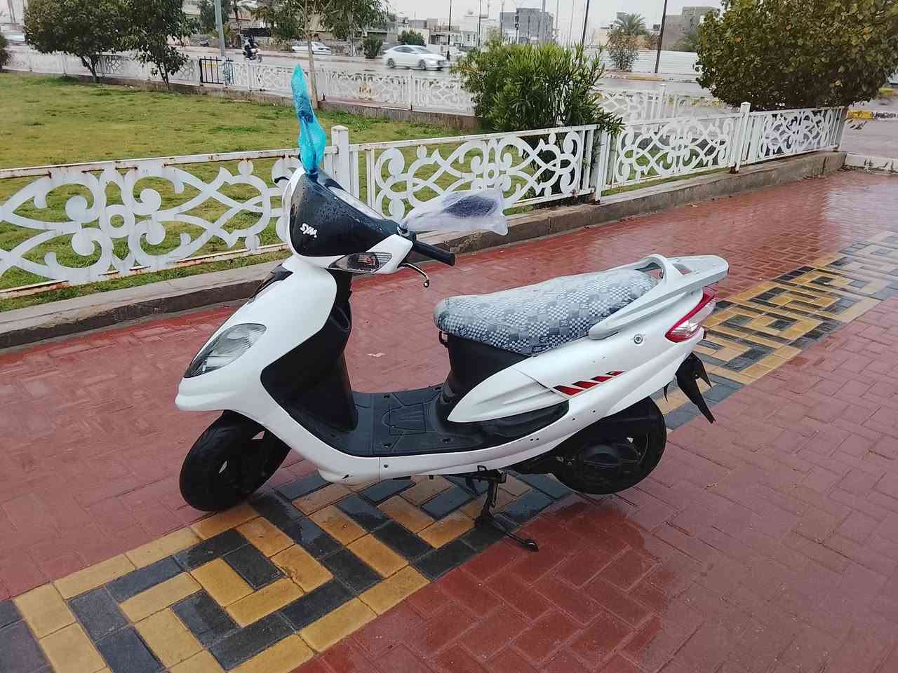 يا اللّه 
للبيع دراجة سايم ابو عيون موديل 2019 مكمركه محرك نظيف فول نعومة كهربائيات كلها شغاله سلف هندر كله شغال دراجه جاهزه ما بيها اي نقص السعر 600 وبيها مجال بسيط،العنوان الرمادي التواصل على الرقم ***********
