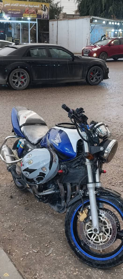 السلام عليكم
دراجة سيبي فور للبيع موديل 2006 جيل ثاني كابريتر الدراجة نضيفة وعلى ايدي مال جناي الدراجة مبدل بيه فقط ولفات ومشتغلهن يم أبو رقيه الكربلائي دهن قبل 5 ايام بدلتة سعرها 1900 وبيها مجال مكاني كربلاء شراي اتصل ***********هذا الاثير بي واتساب ***********
