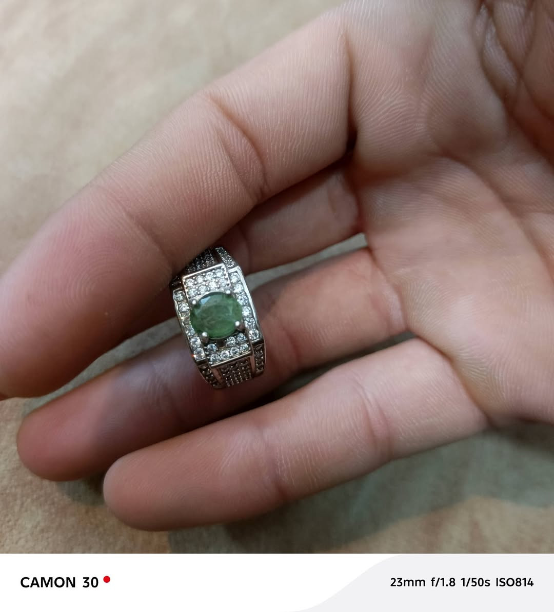 سلام عليكم زمرد داير الالماس شرط الفحص مكاني بغداد ام الكبر والغزلان ***********
