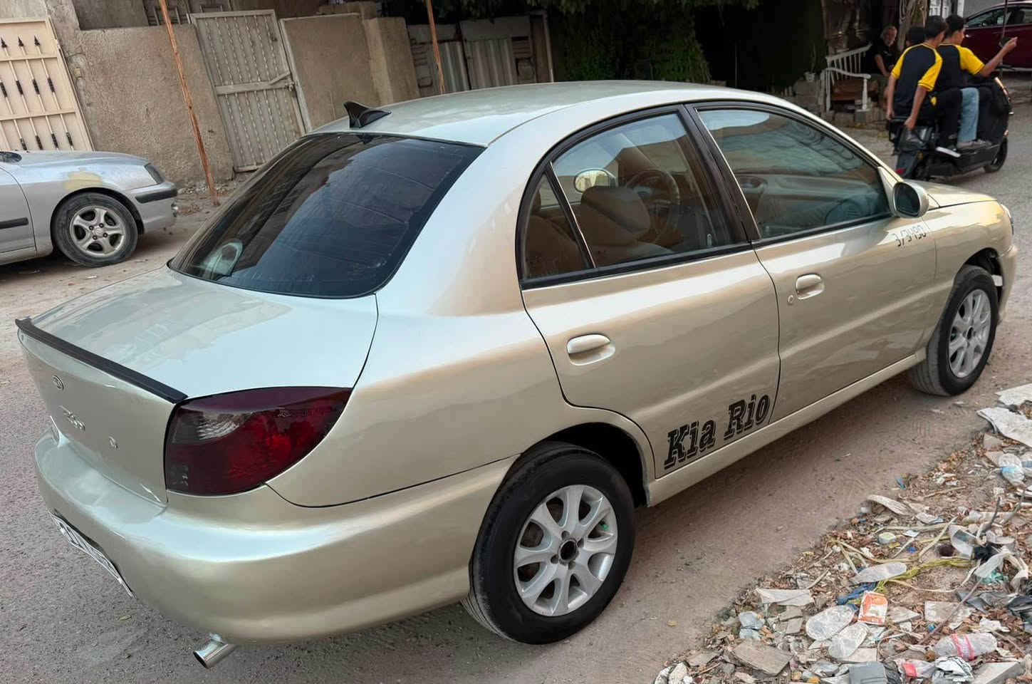 كيا ريو موديل 2001
محرك كير اوتو مكفولات
تخم تاير صدر جديد 
صبغ فرن حراري سياره جاهزه
سعر44وبيهامجال عنواني بغداد
رقمي*********** بغداد, العراق
