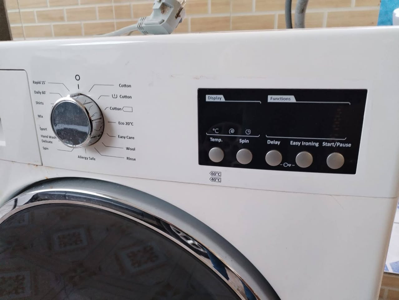 غساله ملابس 8 كيلو ماركه فيستل 
شغاله بدون عيب 
سعر مناسب 
*********** 
***********
