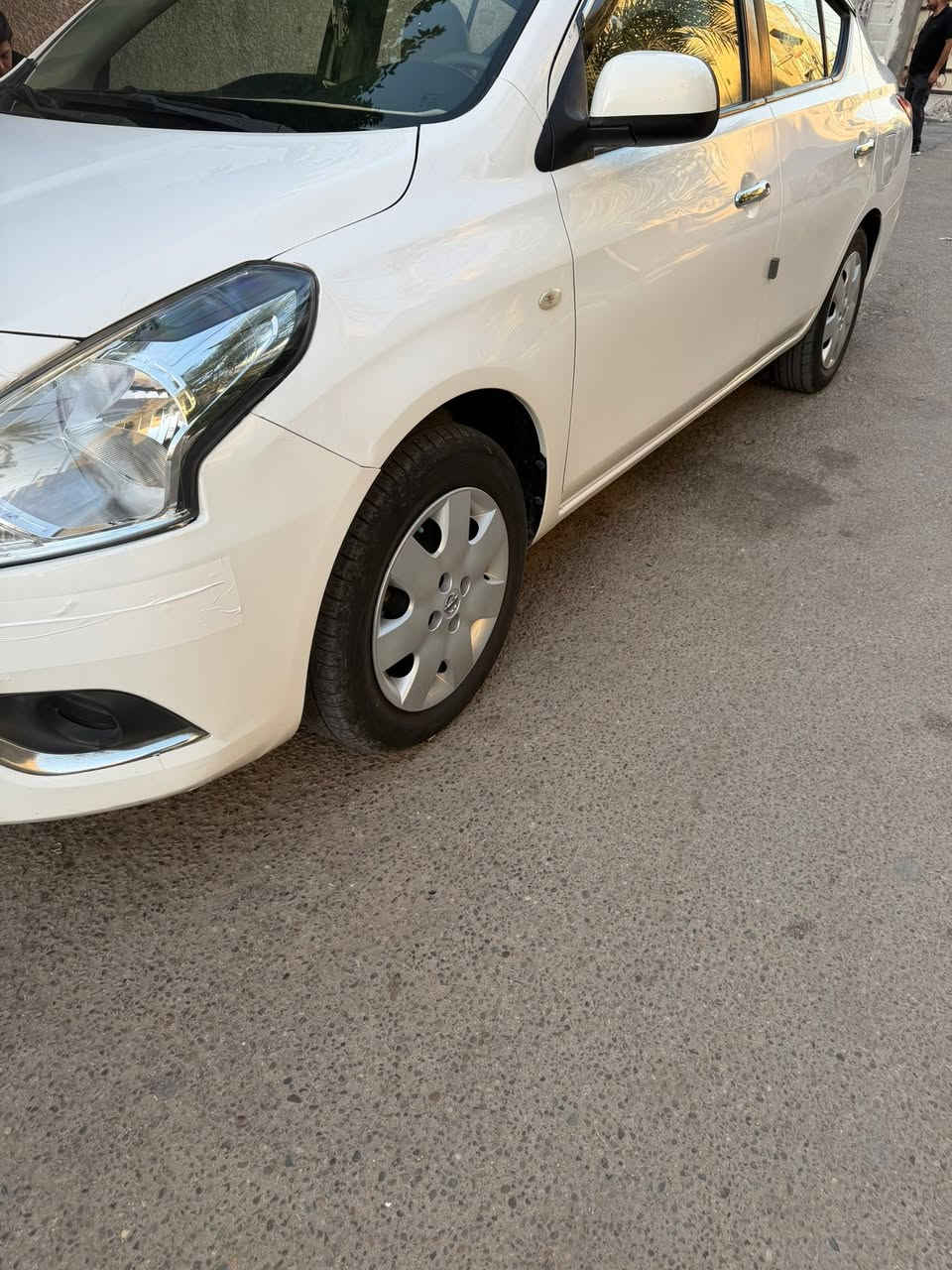 سلام عليكم عندي سني هندي لبيع موديل 21مكفوله كفاله عامه من الضربه و الصبغ و البارد رقم بغداد (بسمي) مكاني بغداد الكرخ ماشيه59الف  سياره دوشمه عام ورقم تلفون***********
