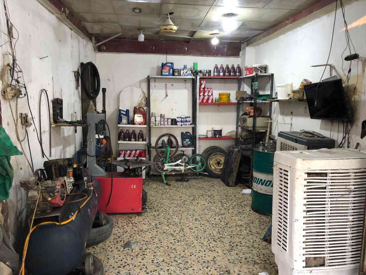 محل بنجر ودهن للبيع او اذا احد يريد شراكة مو مشكلة عنوان الزعفرانية دور الشرطه مقابل صورة الامام علي المحل شغال وخير من الله بس يرادله مسواك اني اريد ابيع لان صار عندي ضرف مادي اي استفسار رقم التواصل ***********
