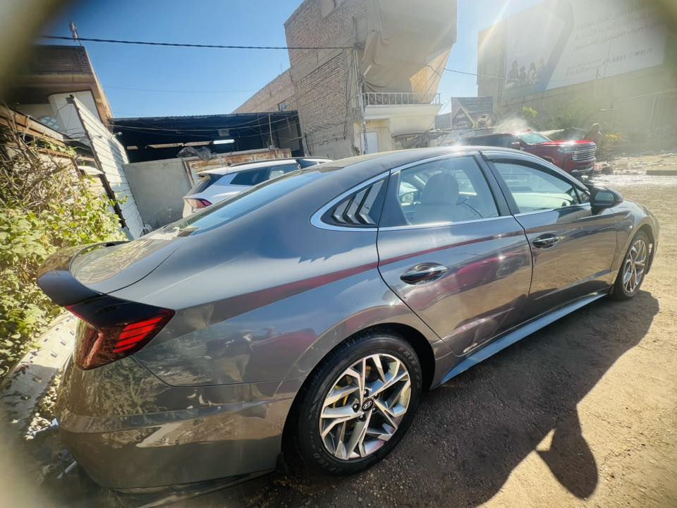 السلام عليكم شباب سوناتا للبيع موديل 2023 معوقين محرك 2500 ماشيه 36 مايل السعر على خاص العنوان بابل شارع 60 
قرب مجسر الطهمازيه الهاتف ***********
