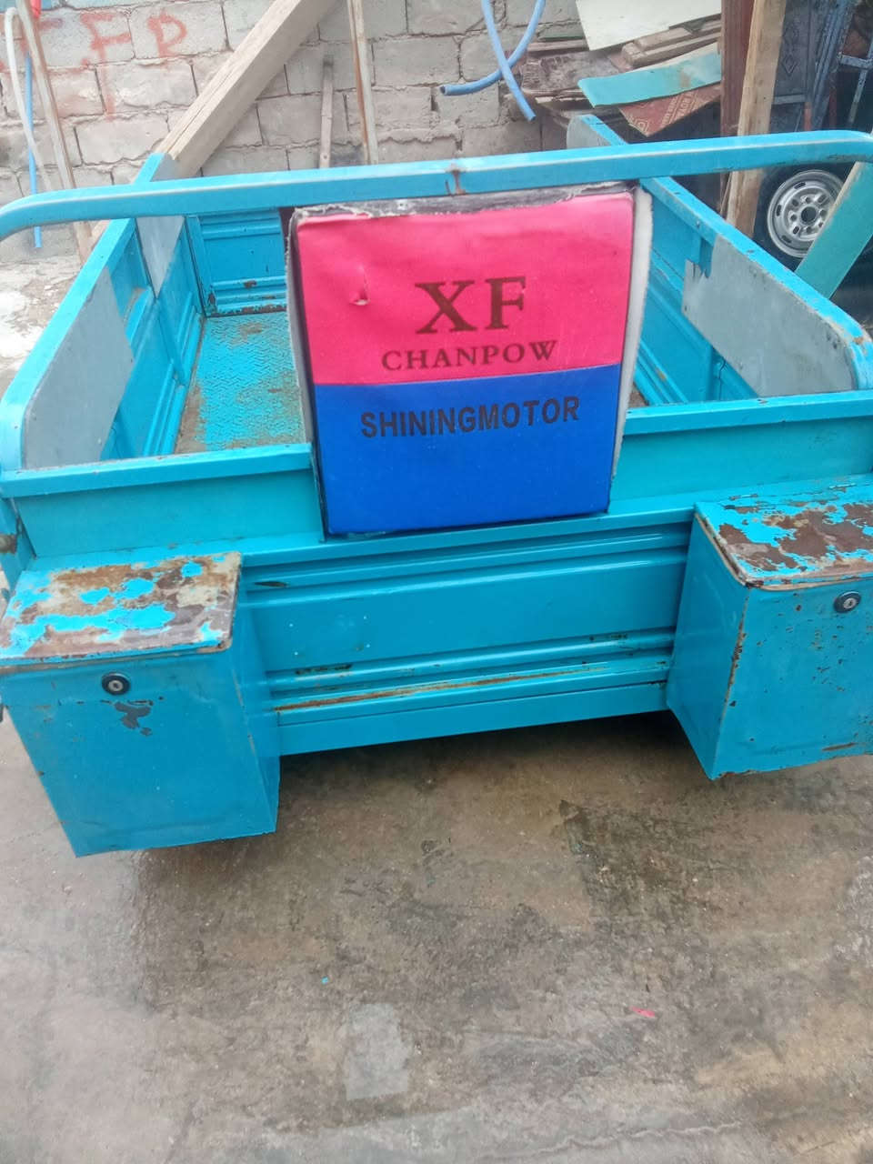 بدي للبيع مكان  كربلاء رقم موبايل ***********
