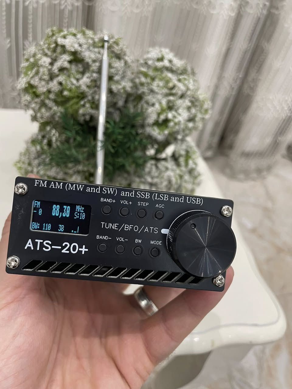 راديو ATS 20 +  بلص وليس العادي
نطاق  FM AM SW SSB
يحتوي على خاصية RDS
شحن تايب C

للطلب و الاستفسار على الخاص
متوفر توصيل


**إذا كنت صاحب هذا الإعلان وتريد حذفه لأي سبب، رجاءا أرسل رسالة إلى الدعم الفني**