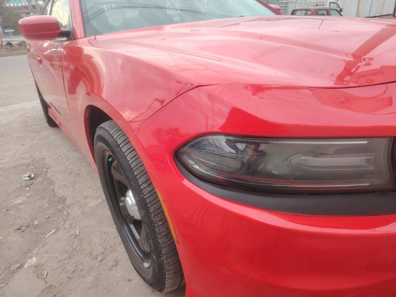 السلام عليكم جارجر 2020 سياره جديده بمعنه الكلمه رقم دياله 
من تبريد
وتدفئه
وتايرات
وبيه مواصفات ما عده الفتحه
 شفتات وكامره
مكينه 3600
كير ومكينه خير من الله
حادث /فخذه اليمنه
ماشيه /85 الف
مكانه /بغداد/ الرقم/ ***********
