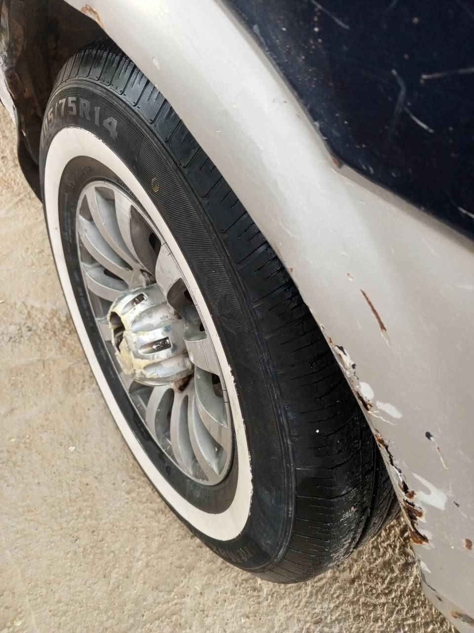 كياي بريجو موديل1999ئارمي پلاستيك سليماني بةشةرتي گير و مةكينةو ئةكسل 4تايةي تازة كوشن وگاعي تازه  نرخيشي 33ومةعمةلة
تكايه موشتري نيت سةري خوت و منيش مةيةشين


**إذا كنت صاحب هذا الإعلان وتريد حذفه لأي سبب، رجاءا أرسل رسالة إلى الدعم الفني**