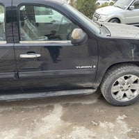 سياره يوكن 2007بتره مكفوله كفاله عامه من الضربه او التبديل بيه جراد بس...