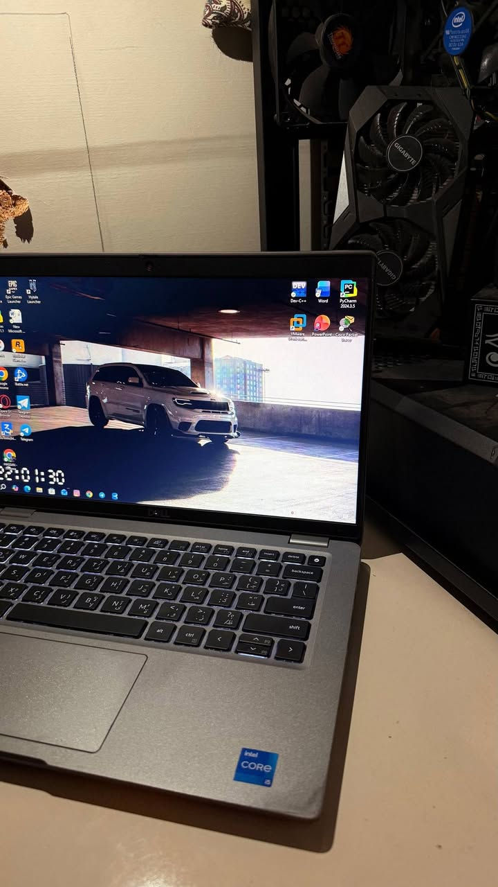 السلام عليكم لابتوب للبيع
dell 5420
المواصفات:
corei5-1135G7
الرام 16 كيكا
هارد 256 من سامسونك
شاشة 14 انج
Intel Iris Xe Graphics كرت الشاشة
Type-C منفذ الشحن
يجي وياها ماوس
بدون شاحنة بدون علبة وبدون جنطة
نضافة 85%
سعرها 425 الف وبي مجال بسيط 
العنوان / بغداد
للتواصل:***********
