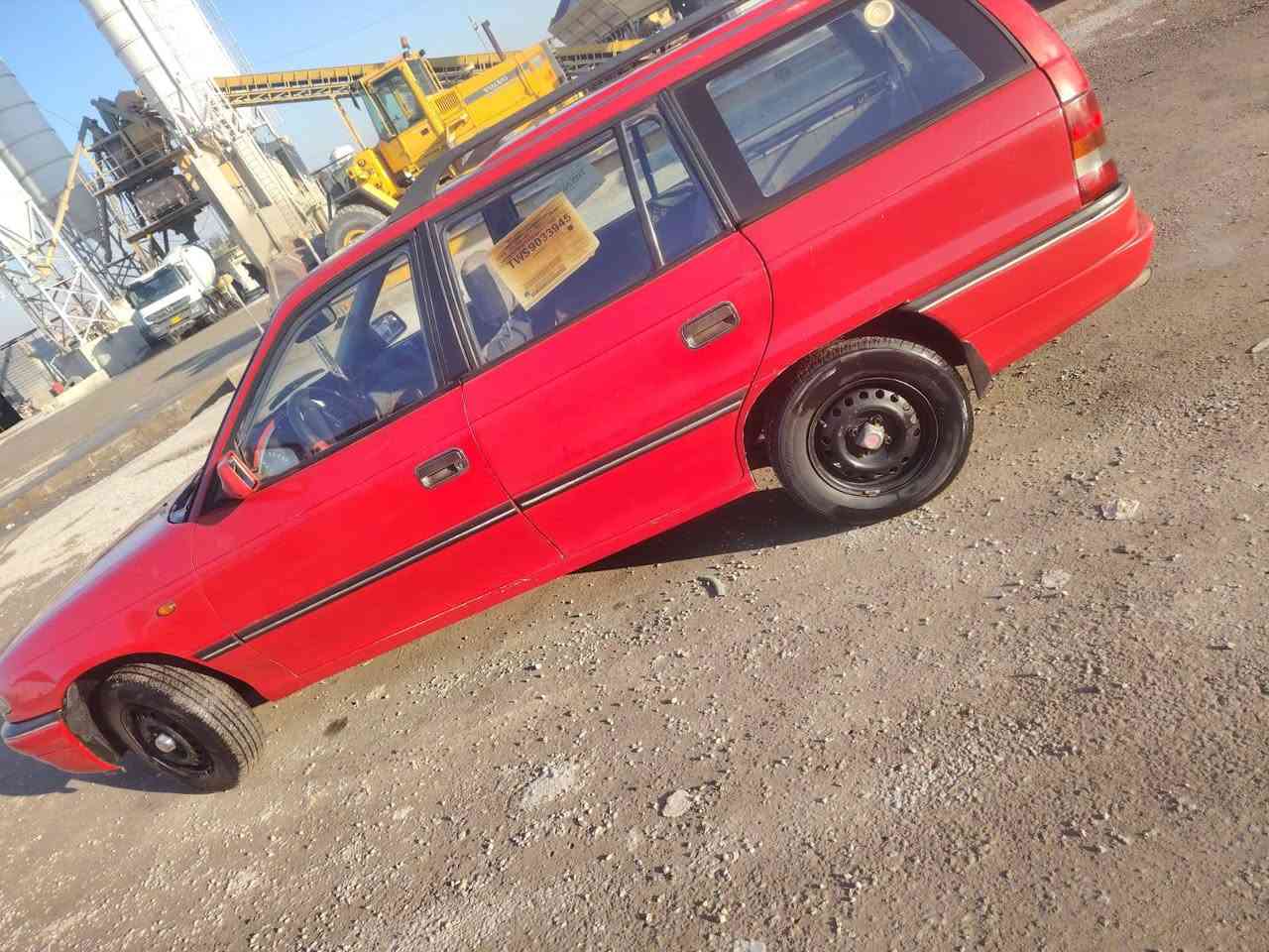 استرا ستيشن 1992 احمر
السعر 57
بأسمي رقم بغداد 
سنوية الى 2029 
كابون بنزين 
حجم 1600 نوزل 
شاشة وكاميرا 
طخم تاير جديد
للاستفسار الاتصال عالرقم ***********
مكاني الموصل الايمن
